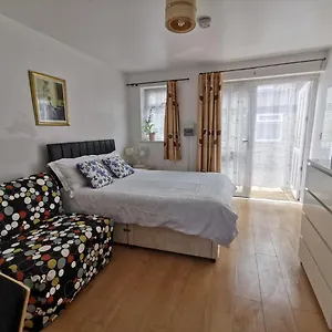https://victorial-road-flat.cambridgehotelsuk.com