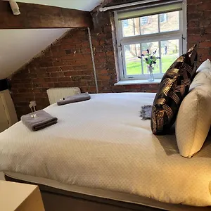 Carlisle Central, Cute Appt, The Cupboard Carlisle (Cumbria)